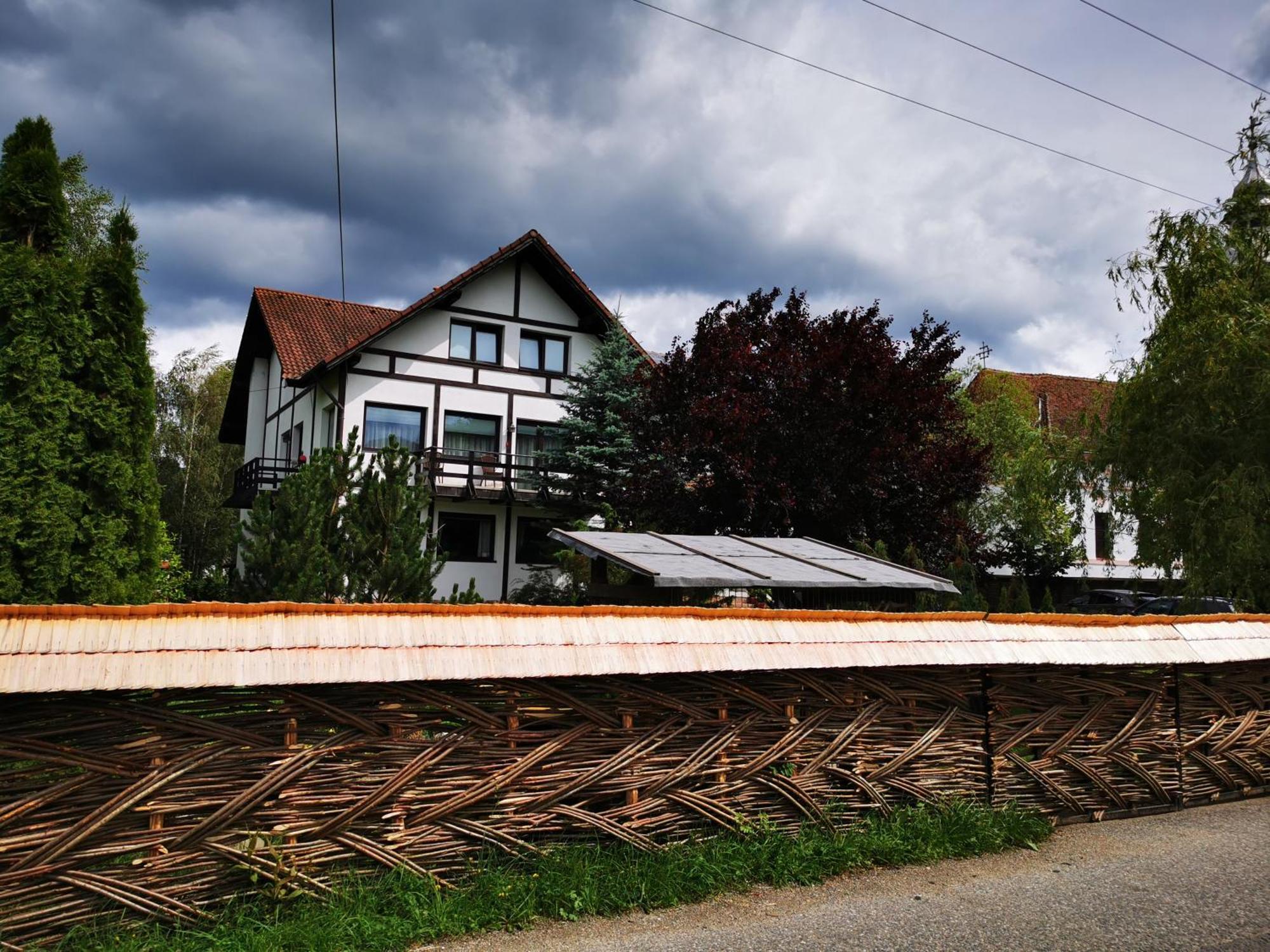 Hotel Pensiunea Muntele Rece à Bran  Extérieur photo